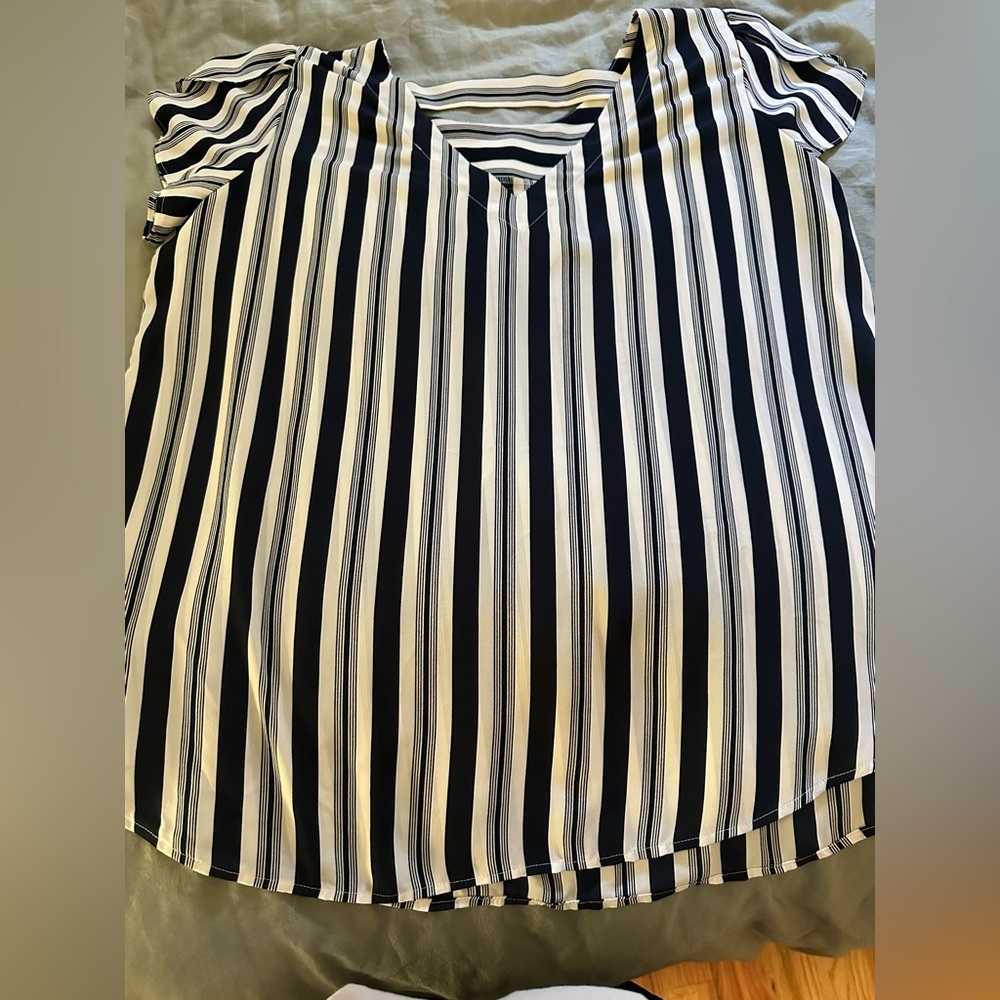 LOFT Boxy Sleeveless White and Navy Blouse
